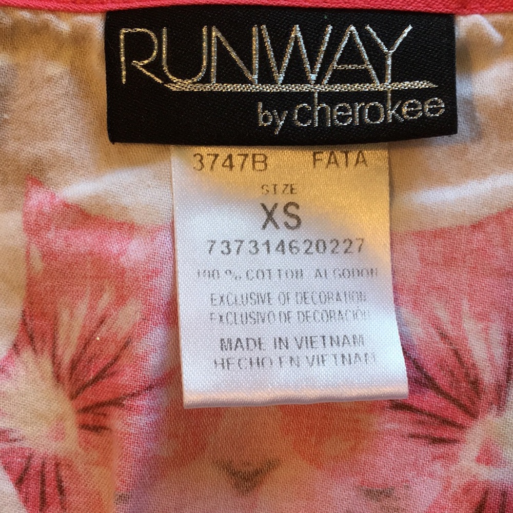 Cherokee Hawaiian Tropical Floral Scrub Top Size X-Small - Picture 3 of 3